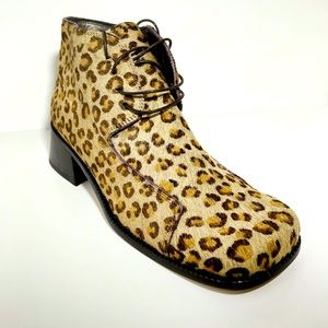 Vintage mod Henry Ferrera cheetah print fur boots Size 9